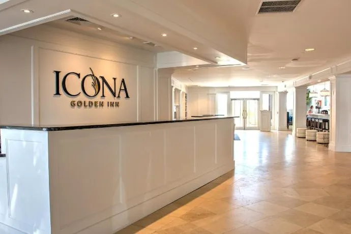 Housekeeper - Icona Golden Inn, Avalon - 3