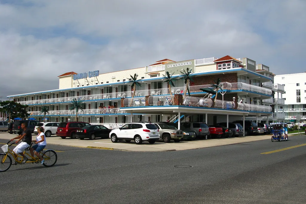 Housekeeper - Diamond Crest Motel, Wildwood - 1