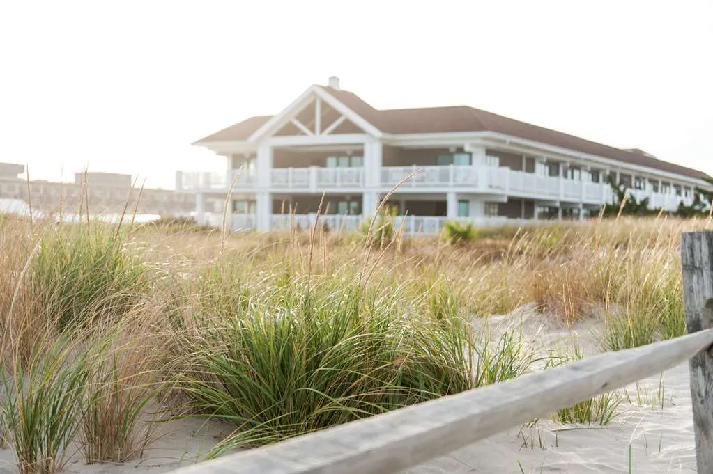 Housekeeper - Icona Golden Inn, Avalon - 2