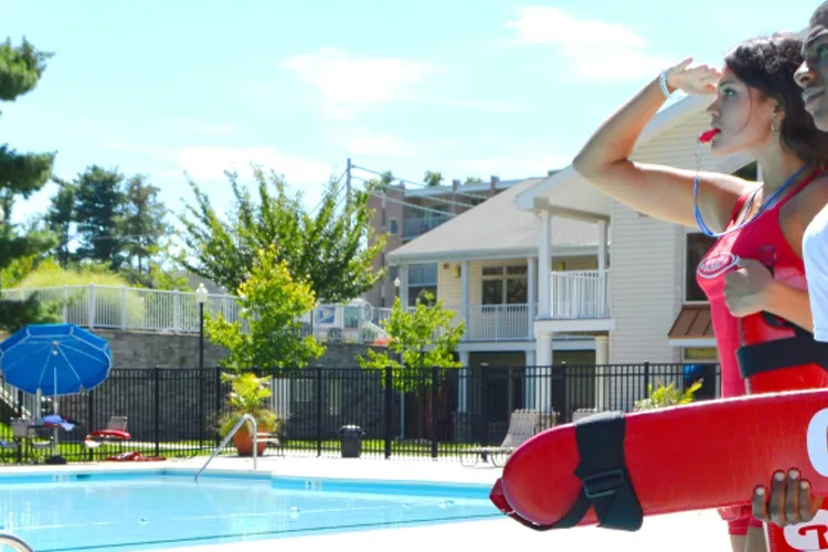 <p data-block-key="7jn7v">Американската мечта... Според тълковния речник означава &quot;идеалът, чрез който на всеки американец се предоставя равенство на възможностите, което позволява да се постигнат най-високите стремежи и цели&quot;.</p>