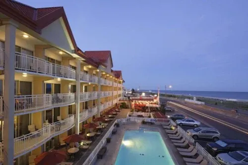 Housekeeper - 4* Hotel, Cape May - 1